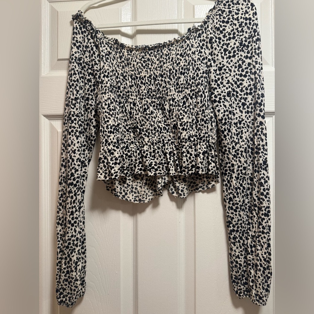 Urban Outfitters Shania leopard ruched long sleeve crop top - Picture 6 of 10
